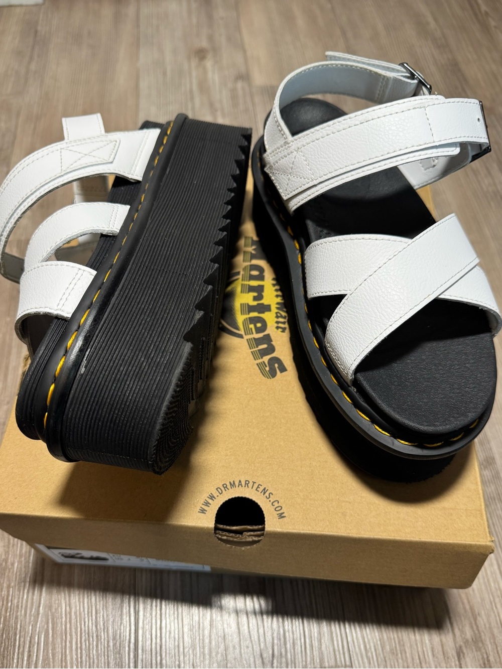 Dr. Martens Athena Voss II Quad Leather White Platform Sandals Size 9